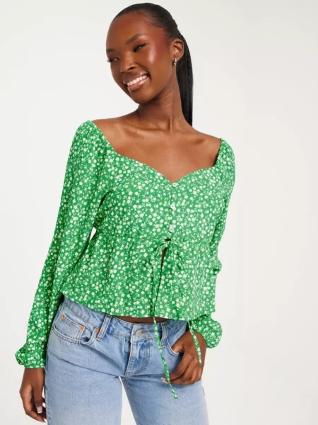 Womens Blouse in Green at Nelly GOOFASH