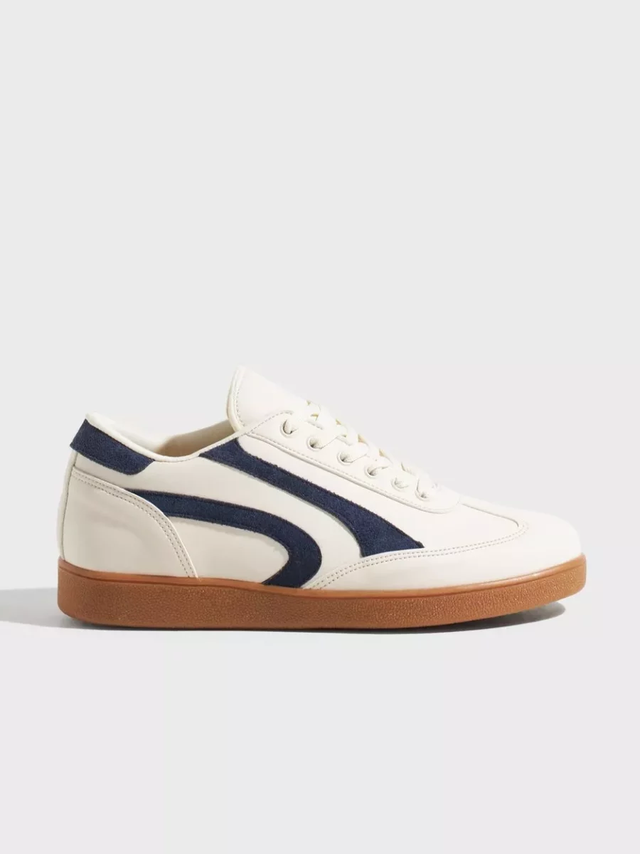 Womens Blue Sneakers - Nelly GOOFASH