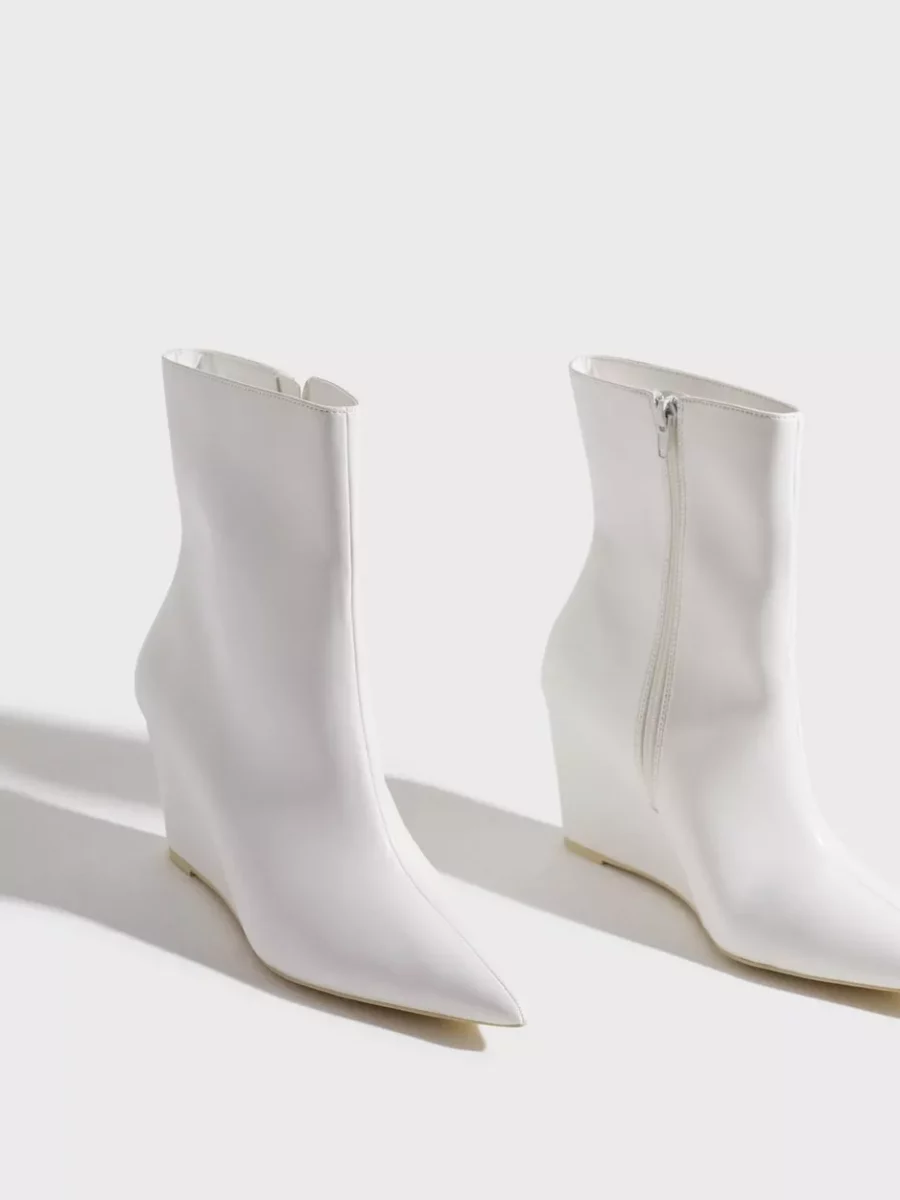 Womens Boots in White Nelly GOOFASH