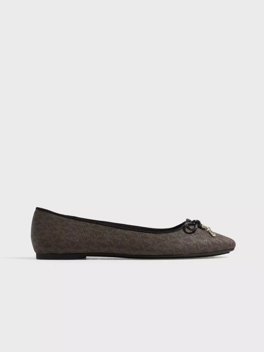 Womens Brown Ballerinas from Nelly GOOFASH
