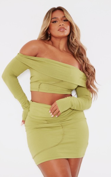 Women's Crop Top in Olive at PrettyLittleThing GOOFASH