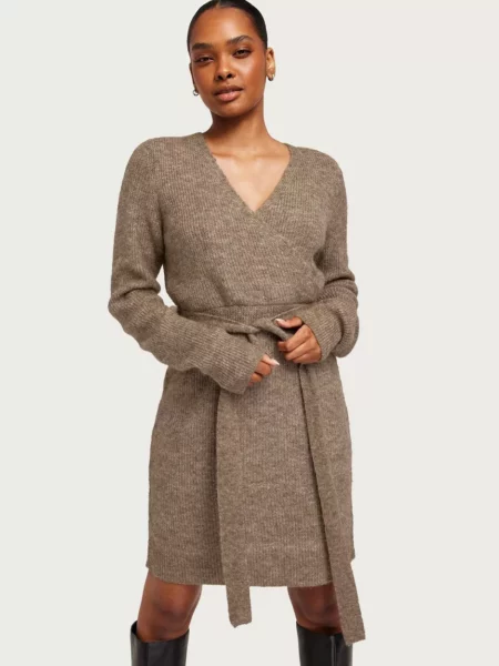 Womens Knitted Dress in Brown Nelly Pieces GOOFASH