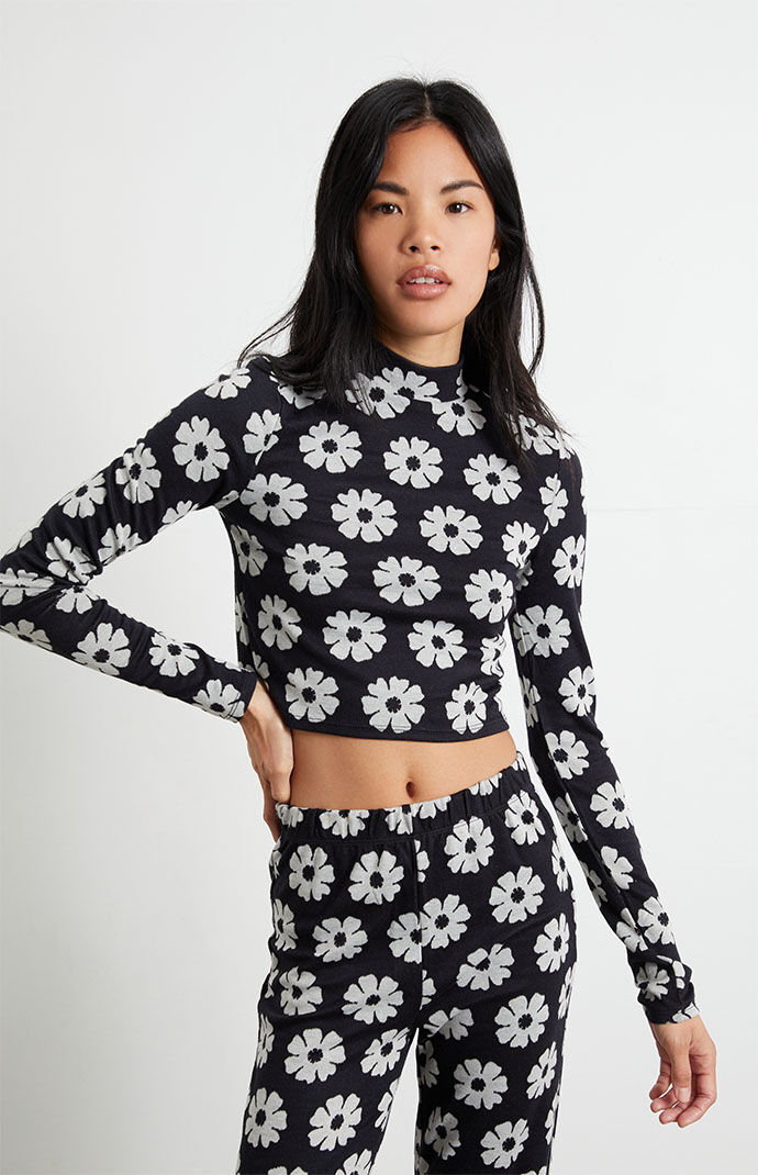 Womens Long Sleeve Top in Florals by Pacsun GOOFASH