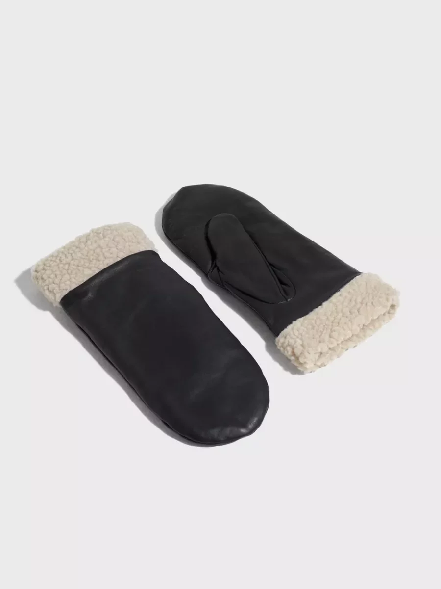Womens Mittens in Black from Nelly GOOFASH