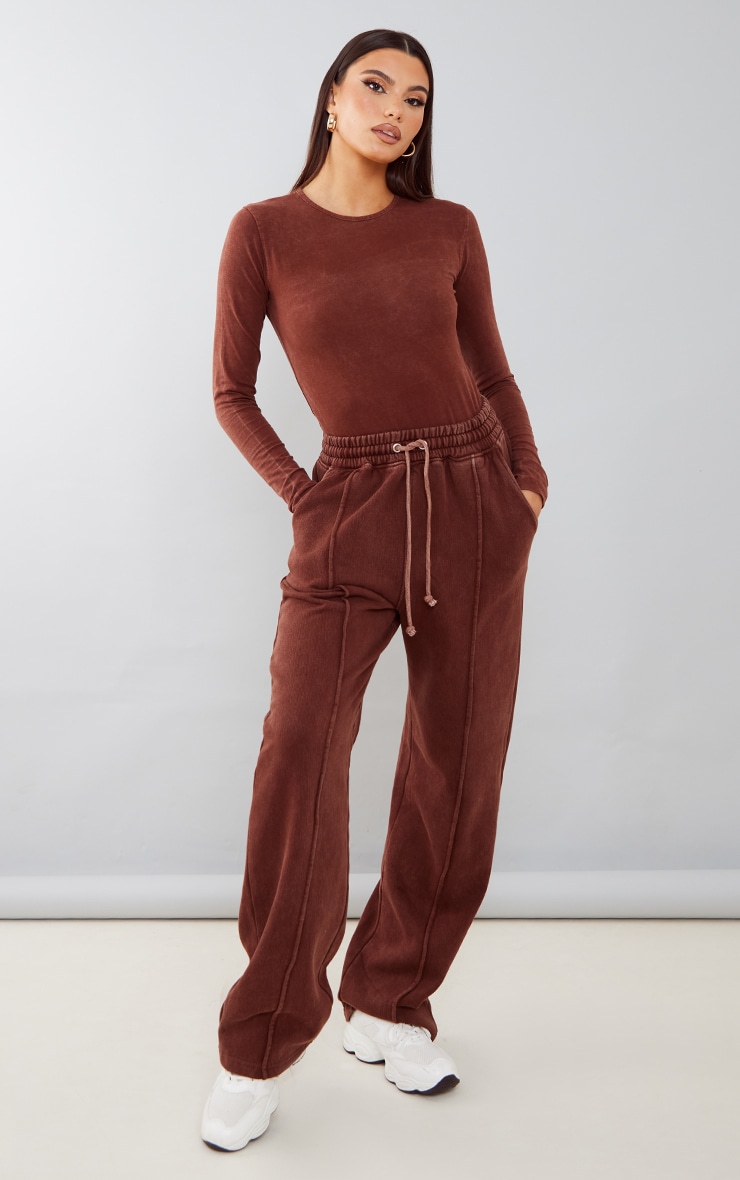 Women's Sweatpants in Brown - PrettyLittleThing GOOFASH