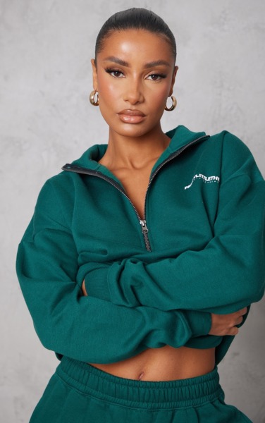 Womens Sweatshirt in Green PrettyLittleThing GOOFASH