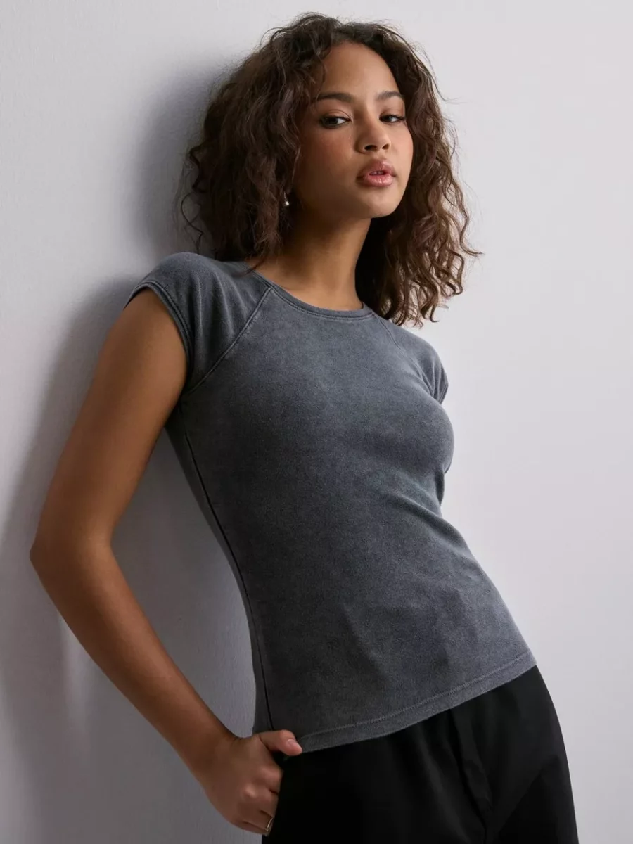Womens Top Grey at Nelly GOOFASH