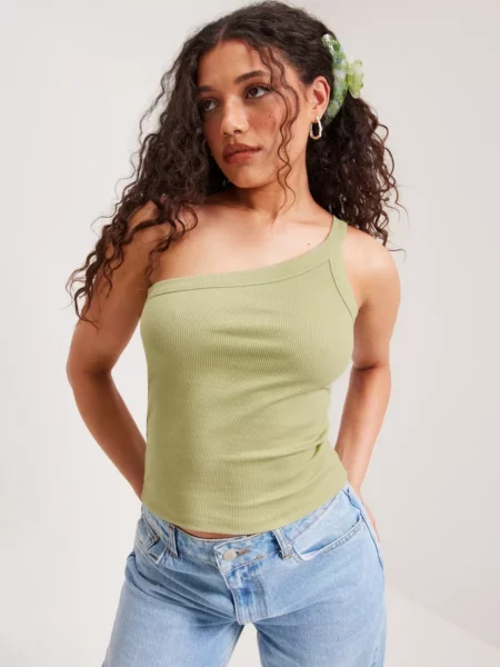 Women's Top in Green Nelly GOOFASH
