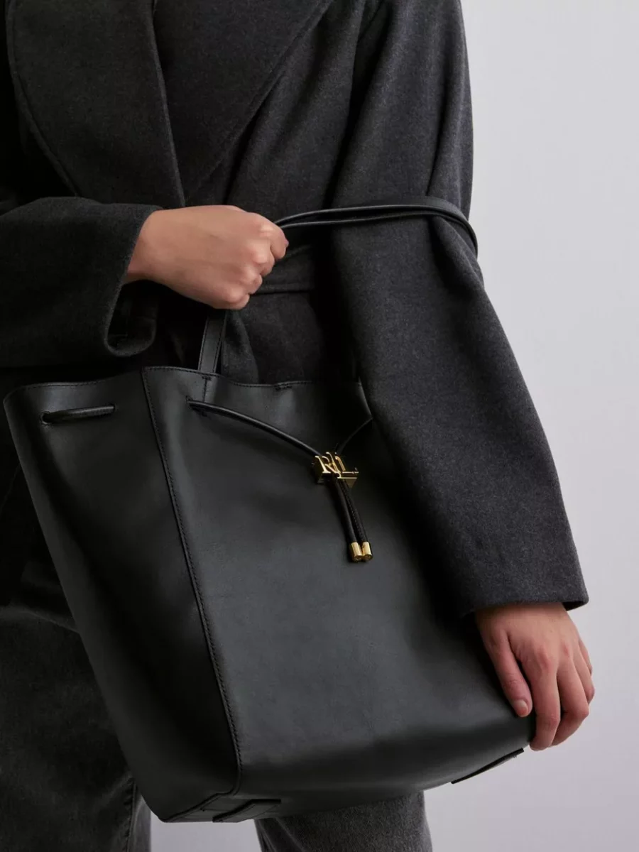 Women's Tote Bag in Black at Nelly GOOFASH