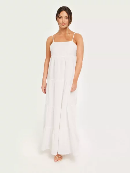 Womens White Dress at Nelly GOOFASH