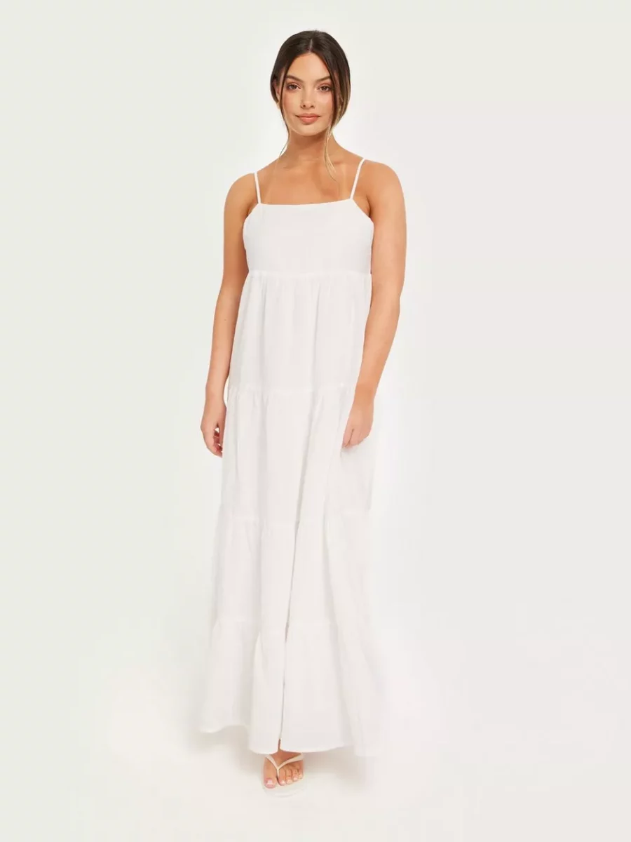 Womens White Dress at Nelly GOOFASH