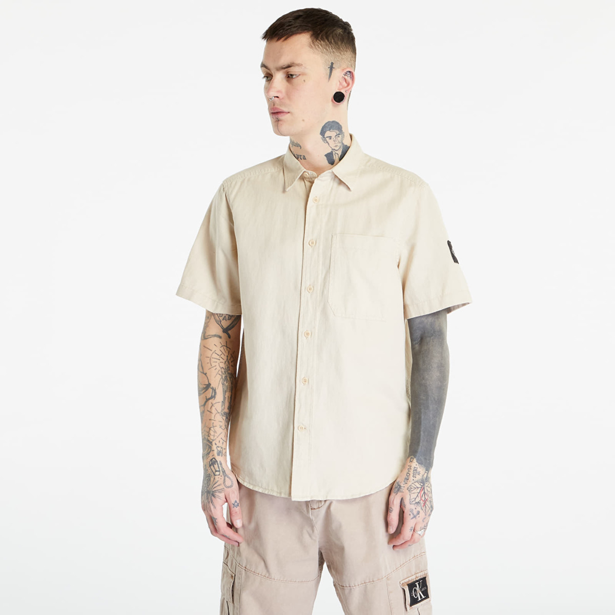 Calvin Klein Gent Short Sleeve Shirt Beige at Footshop GOOFASH