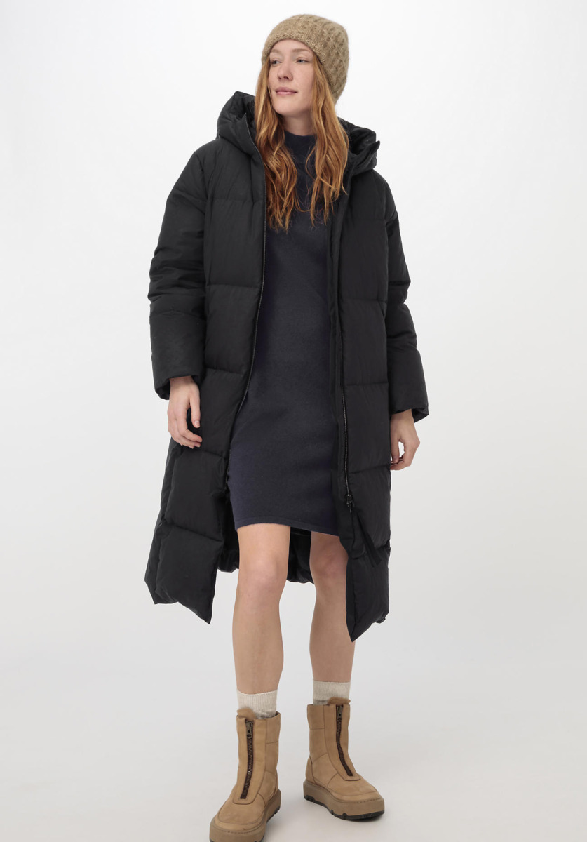 Down Coat in Black for Woman at Hessnatur GOOFASH