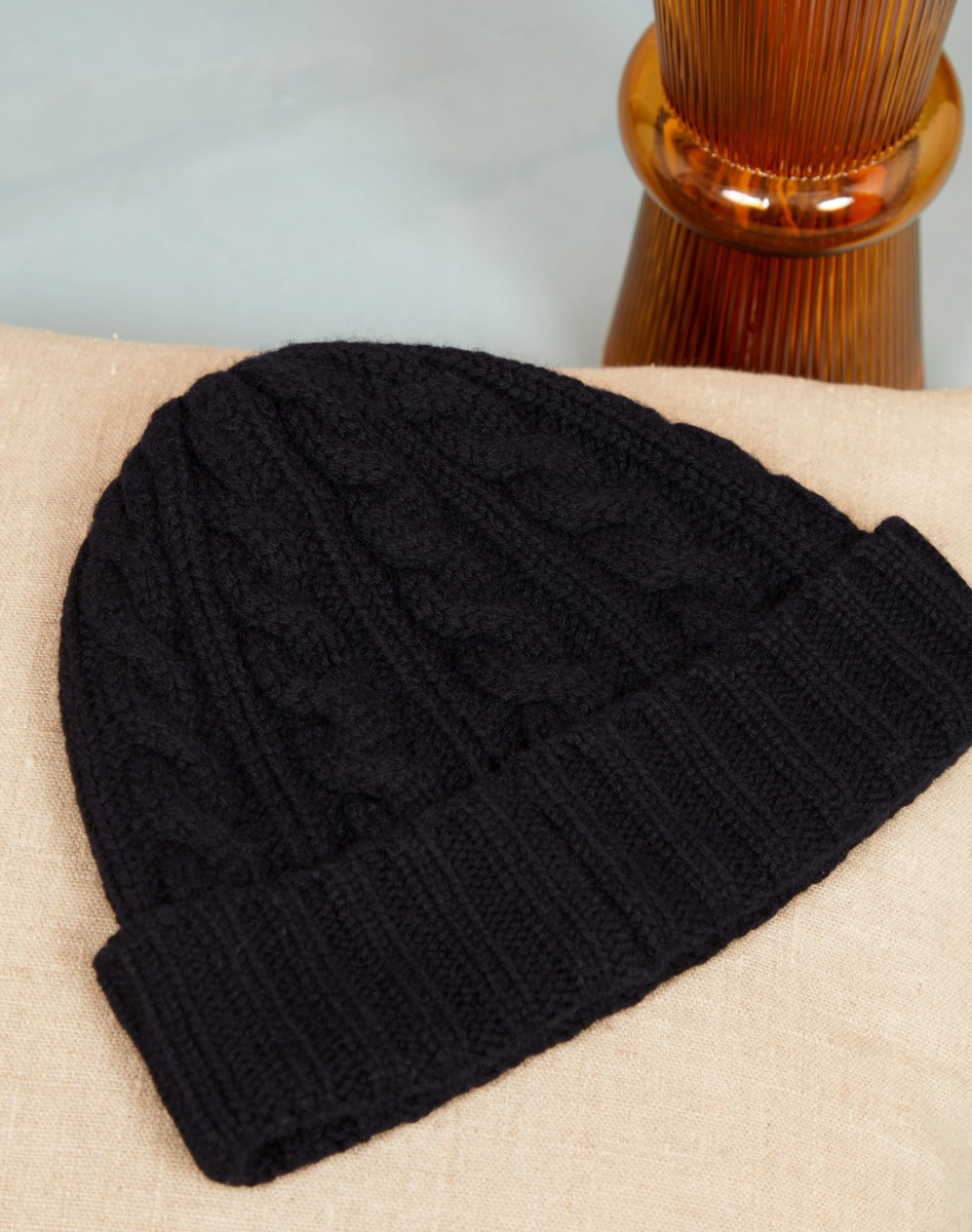Hat in Black for Woman by Brora GOOFASH