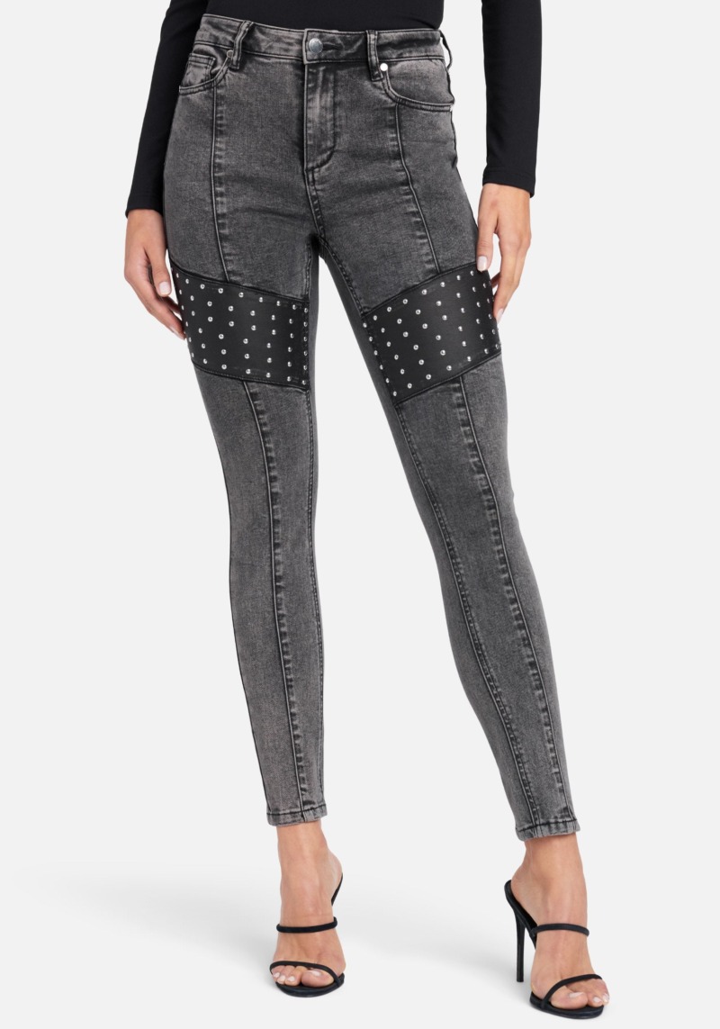 Lady Skinny Jeans in Black - Bebe GOOFASH