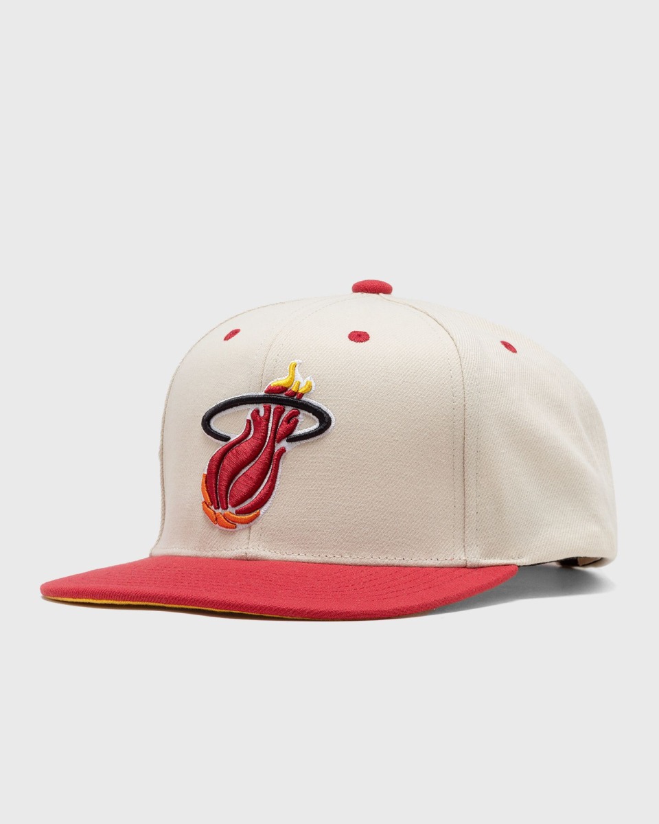 Mitchell & Ness Gent Cap Red from Bstn GOOFASH