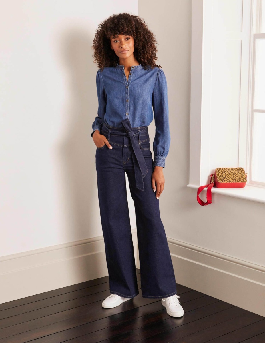 Wide Leg Jeans in Blue at Boden GOOFASH
