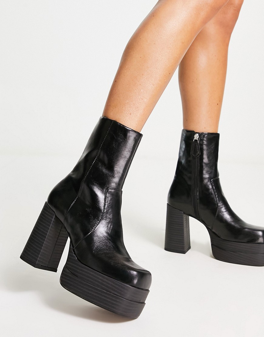 Women Platform Boots in Black - Asos GOOFASH