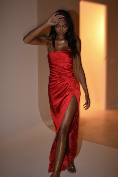 Women's Maxi Dress Red by Meshki GOOFASH
