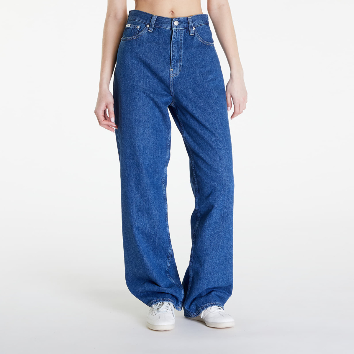Women's Relaxed Jeans in Blue from Footshop GOOFASH