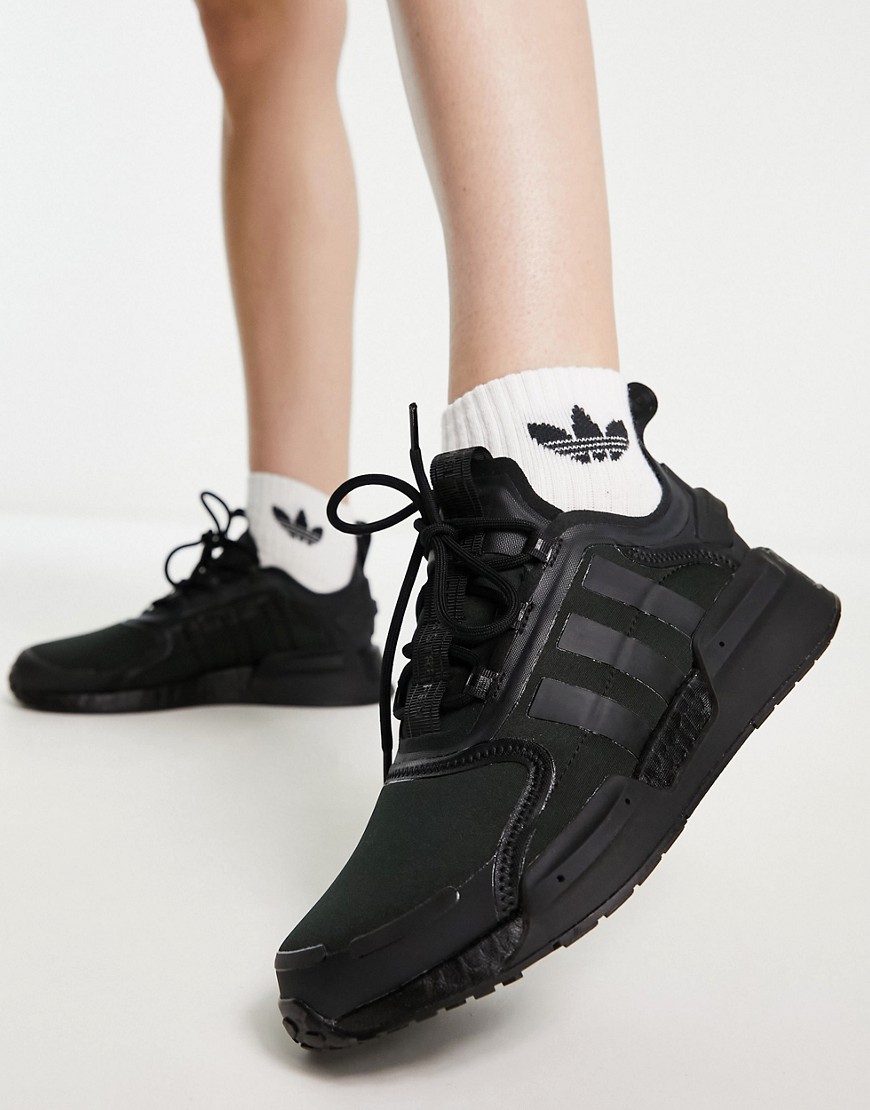 Adidas Ladies Sneakers in Black by Asos GOOFASH