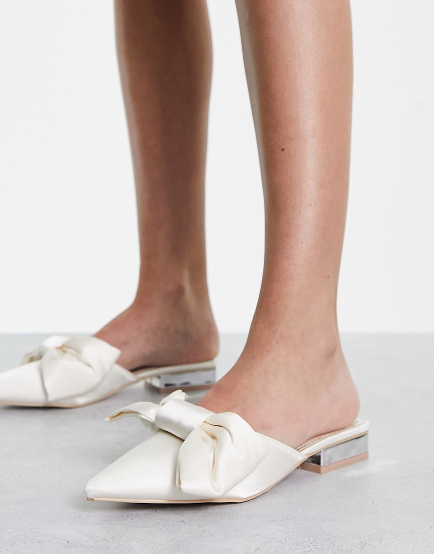 Asos Women Slippers in White by Be Mine GOOFASH