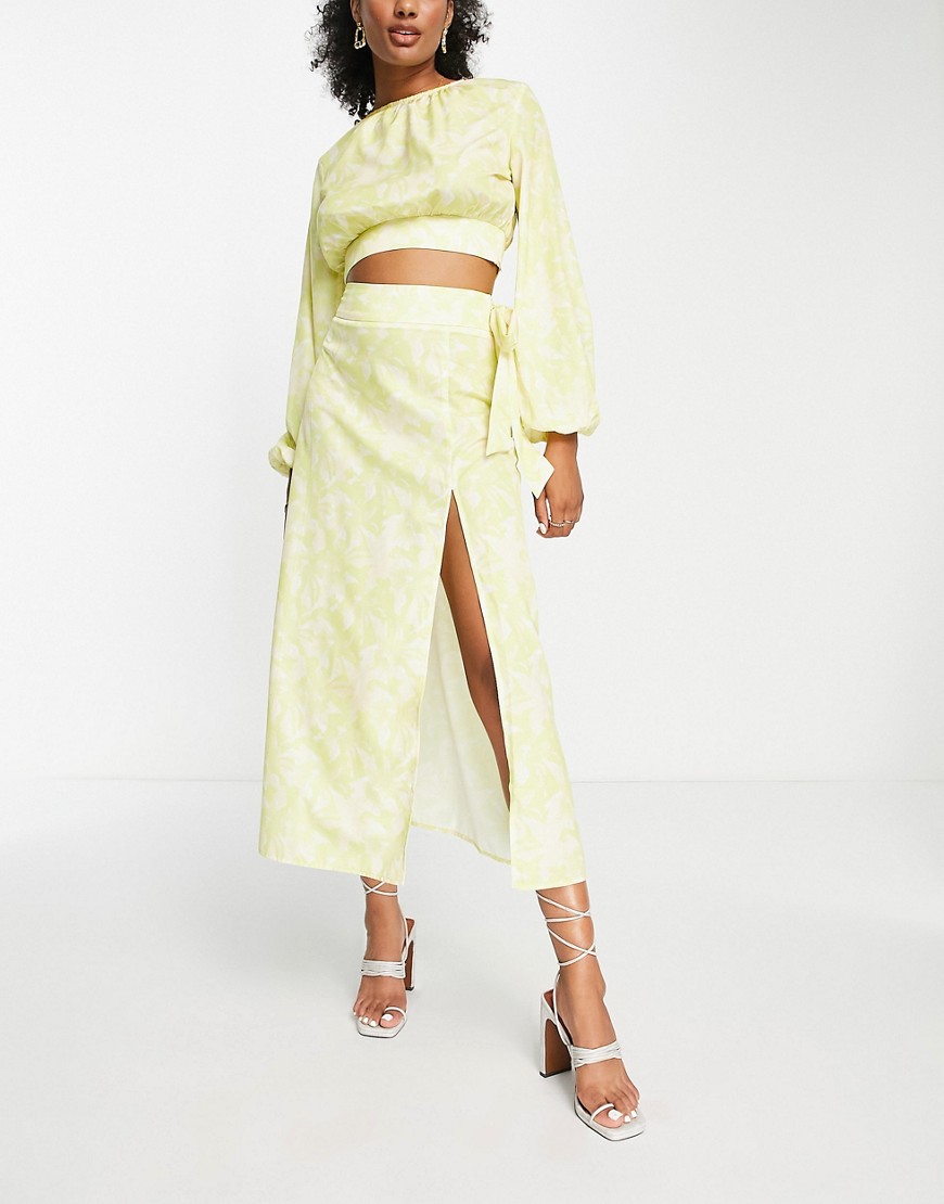 Asos - Yellow Tie Pretty Lavish Ladies GOOFASH