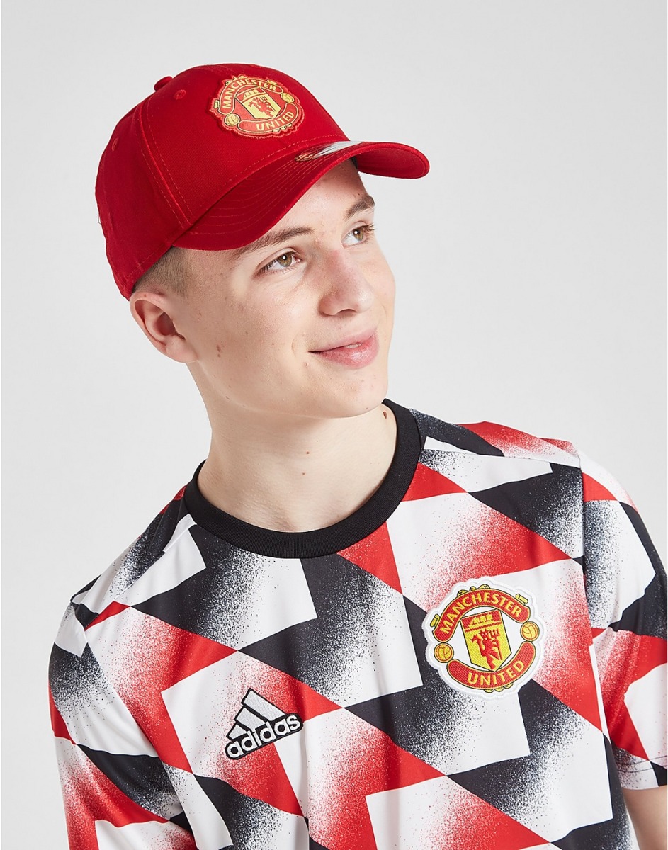 Cap in Red for Man from JD Sports GOOFASH
