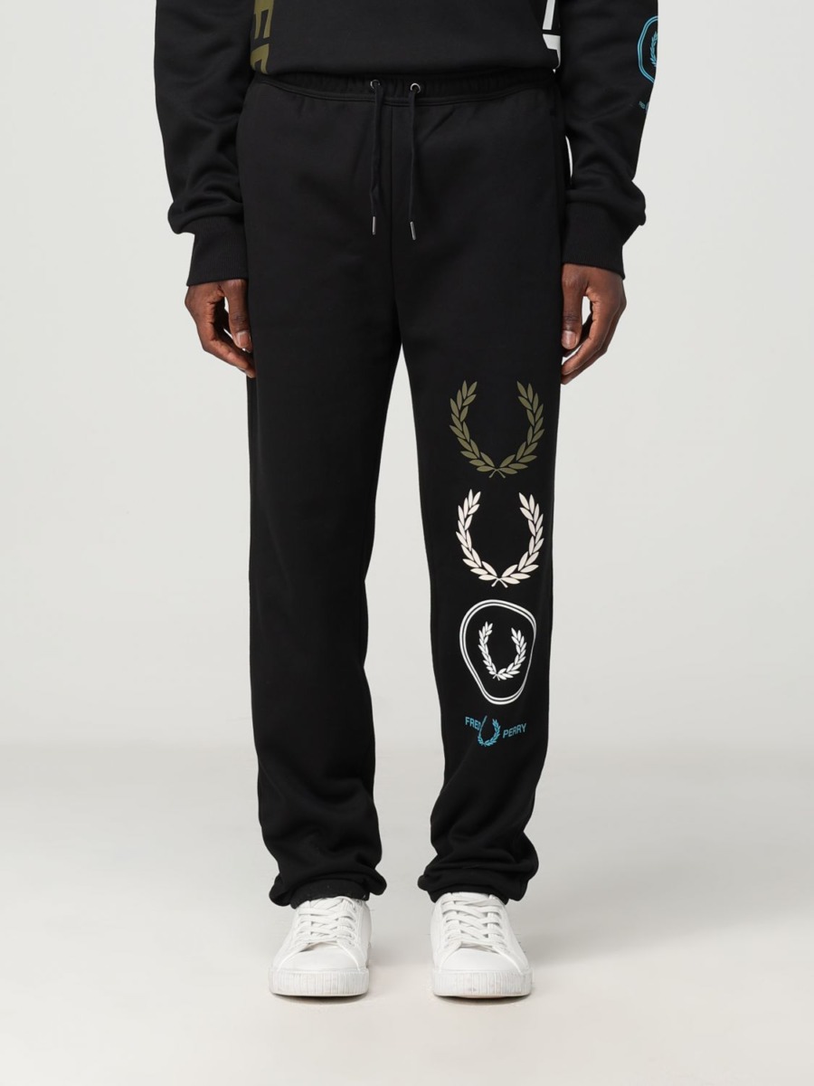 Fred Perry - Men Trousers in Black Giglio GOOFASH