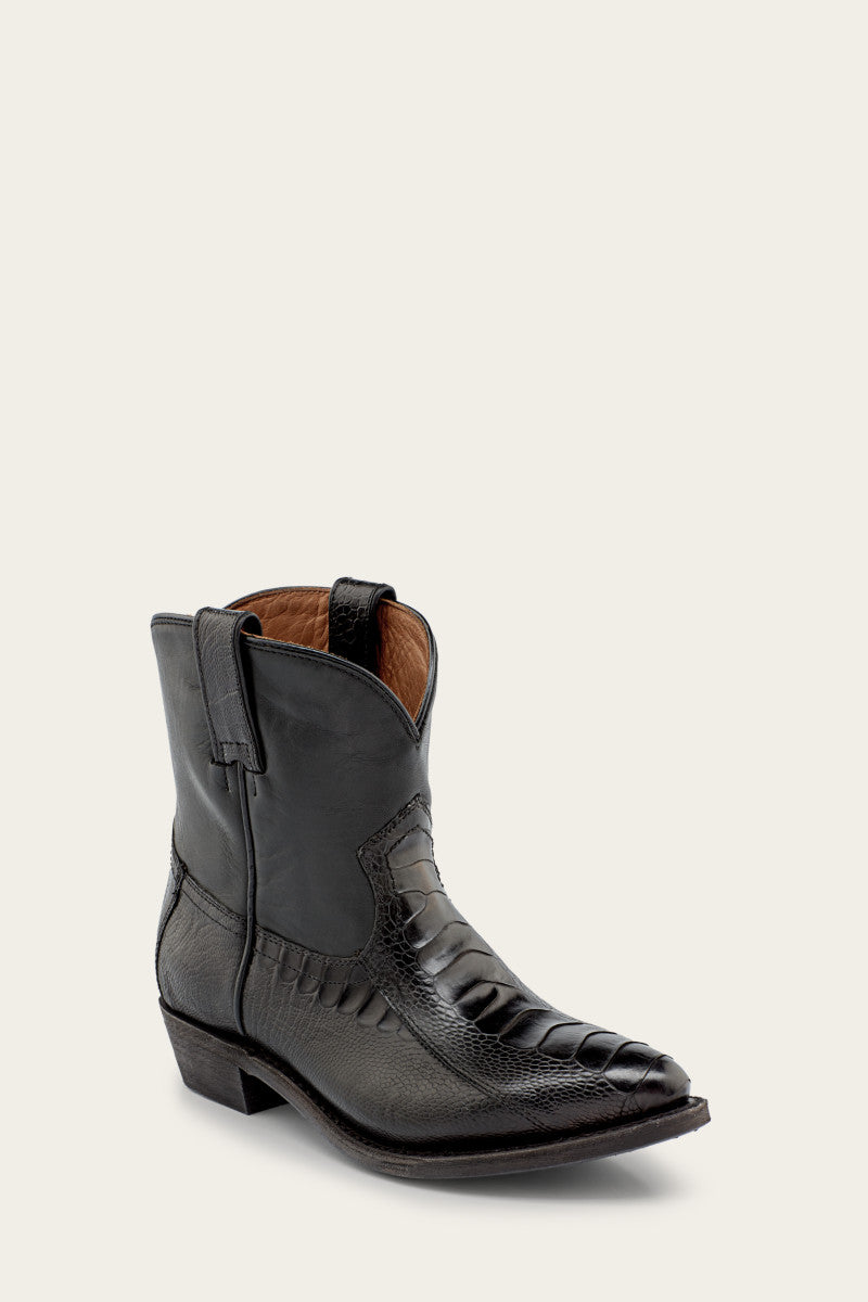Frye Ladies Boots in Black GOOFASH