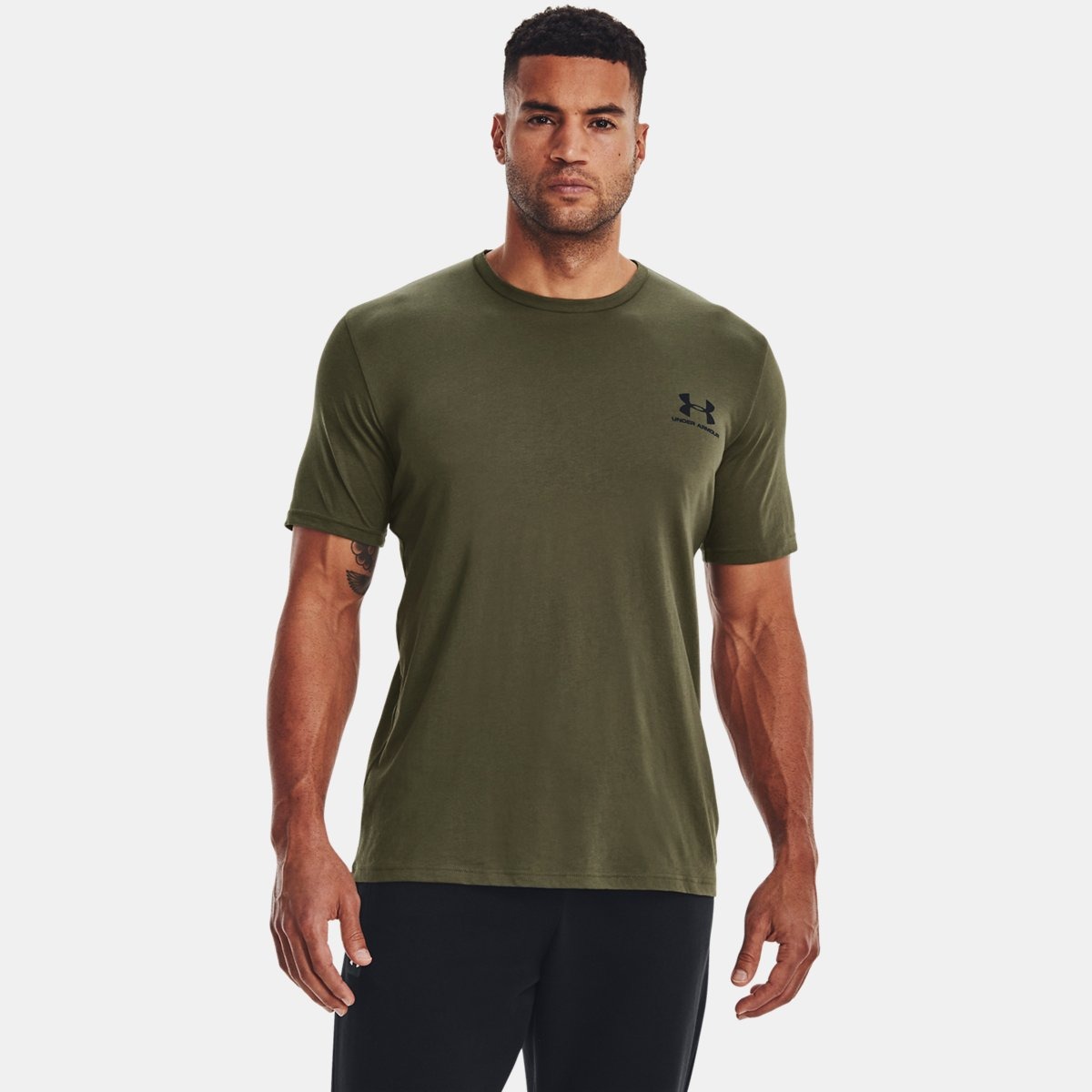 Gent Short Sleeve Shirt in Green from Under Armour GOOFASH