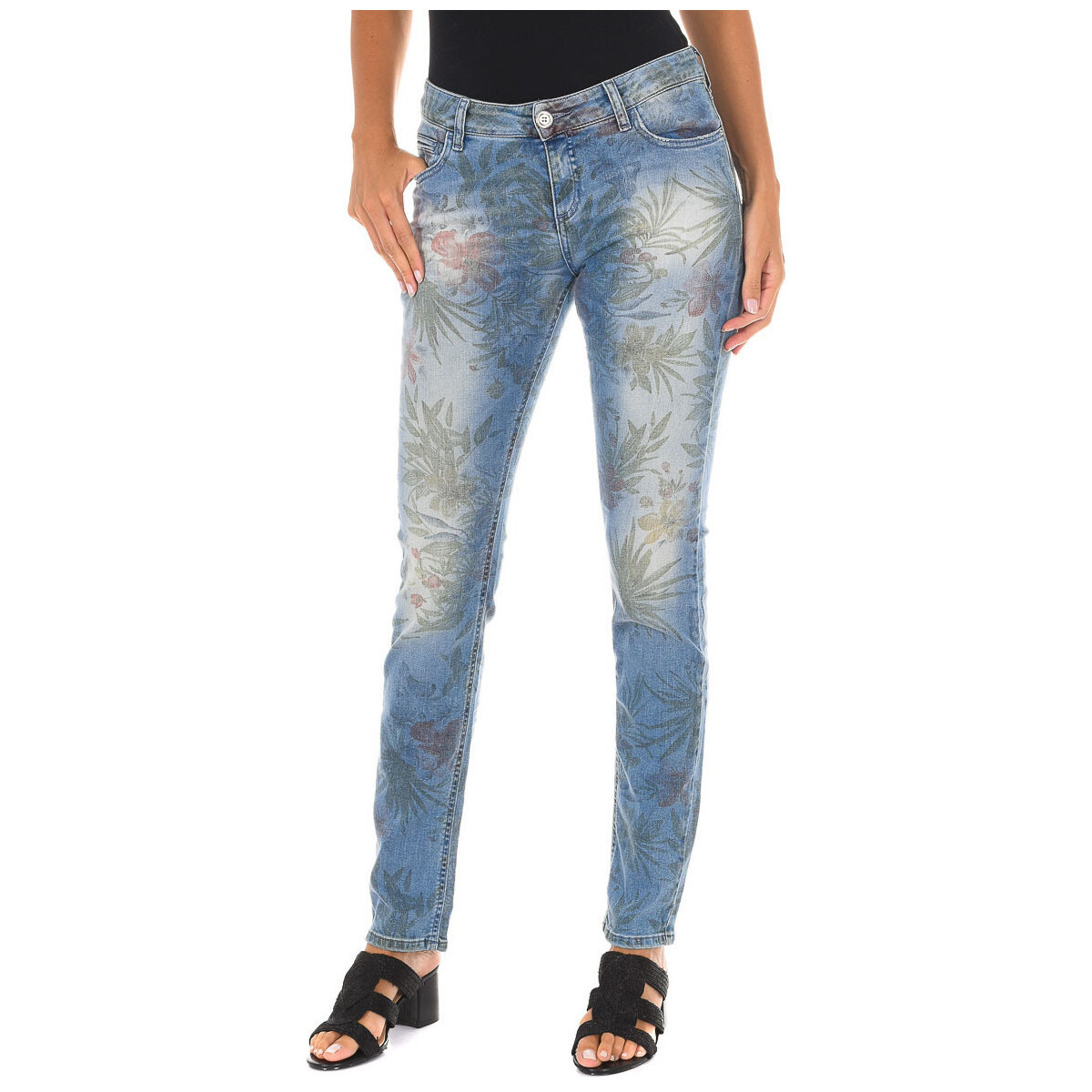 Jeans in Blue from Spartoo GOOFASH