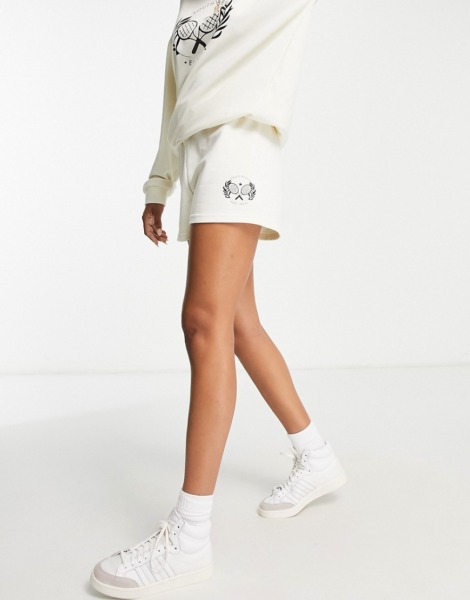 Lady Shorts in White Asos - South Beach GOOFASH