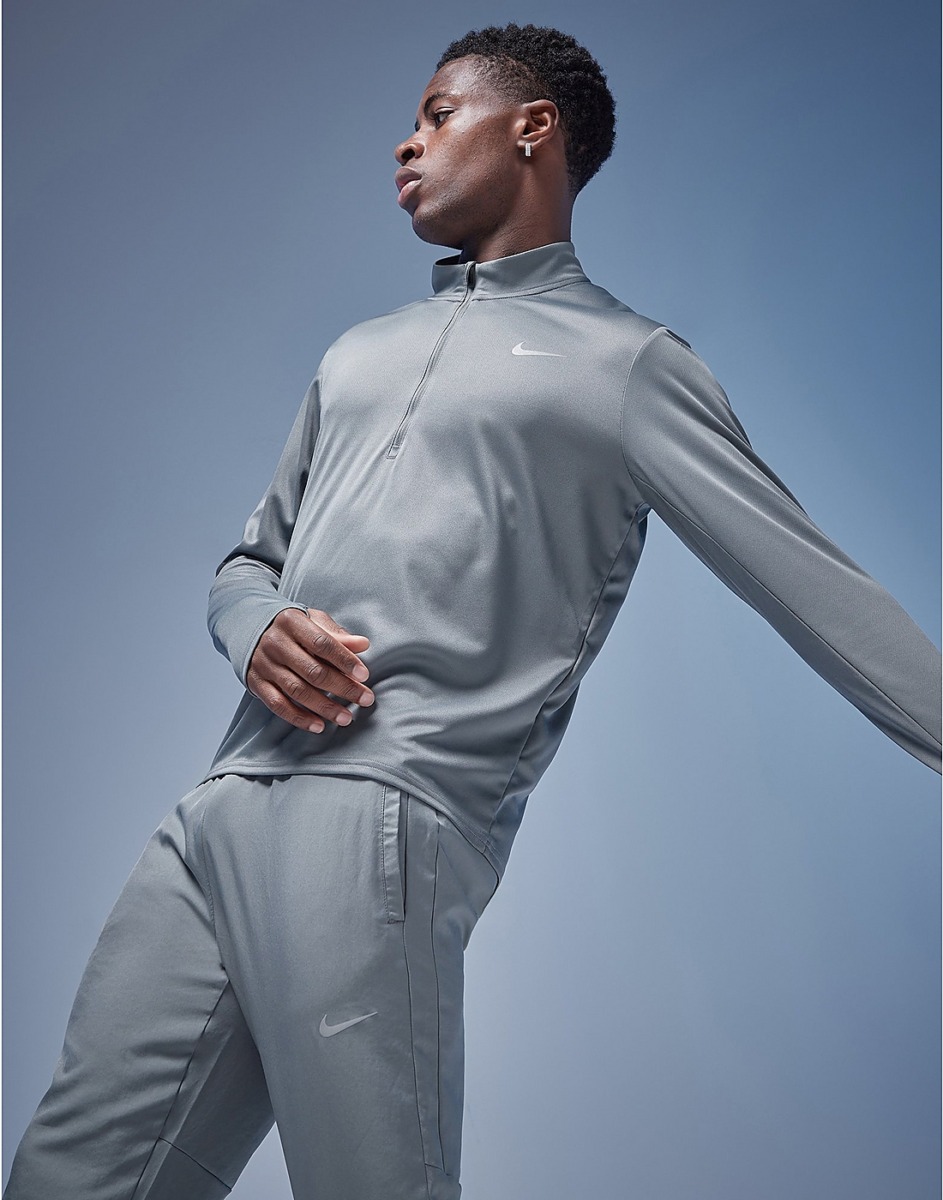 Nike - Grey T-Shirt - JD Sports Man GOOFASH