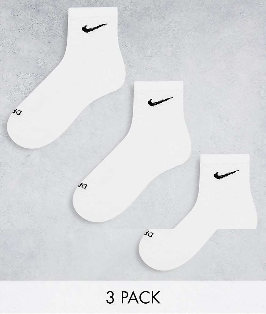 Nike Ladies Socks in White by Asos GOOFASH