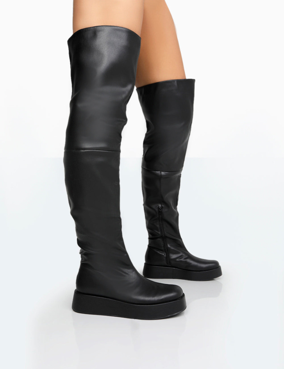 Overknee Boots in Black - Public Desire GOOFASH