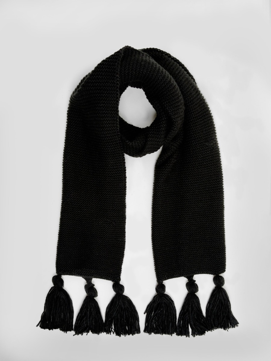 Scarf in Black by Great Plains GOOFASH