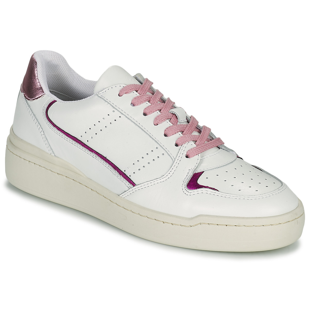 Sneakers in White Betty London Spartoo GOOFASH