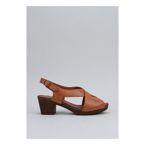 Spartoo Lady Sandals in Brown from Sandra Fontan GOOFASH