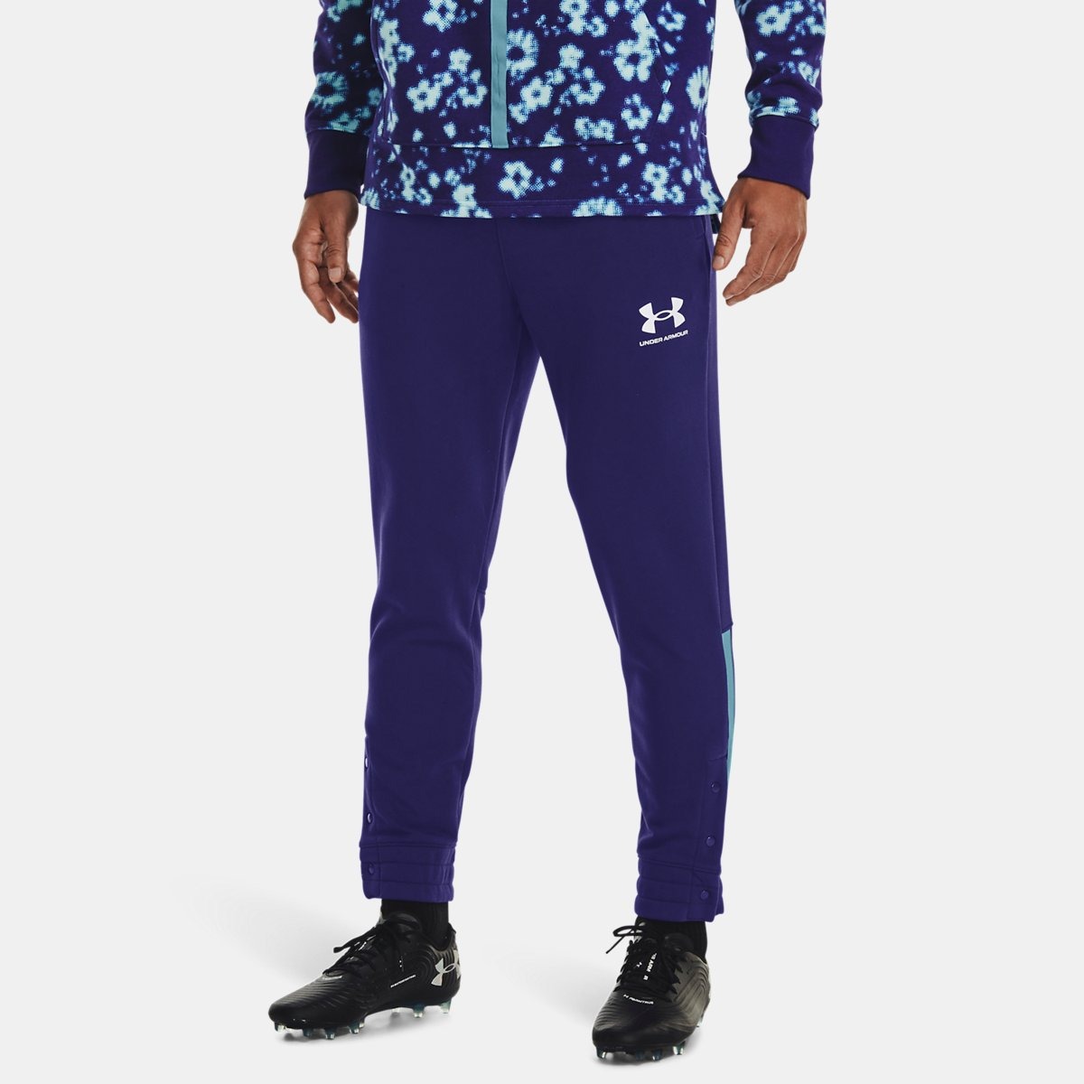 Under Armour Gents Joggers in Blue GOOFASH