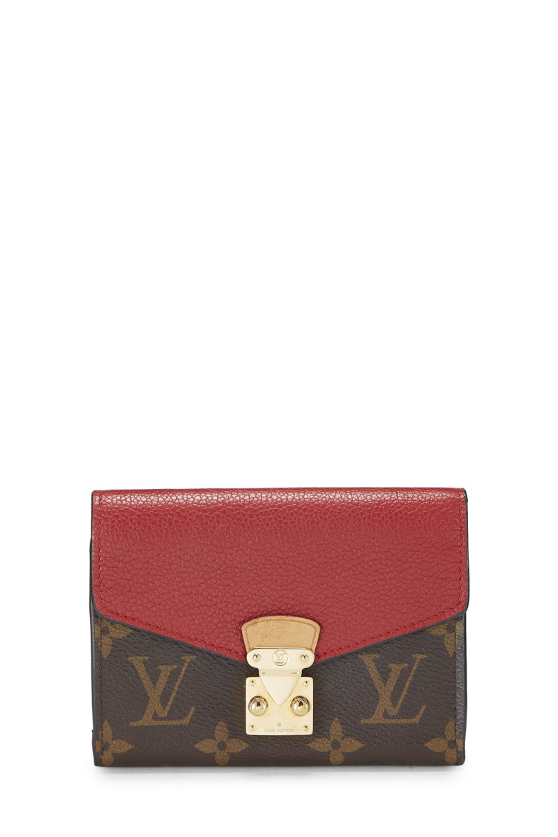 Wallet in Red - Louis Vuitton - Woman - WGACA GOOFASH