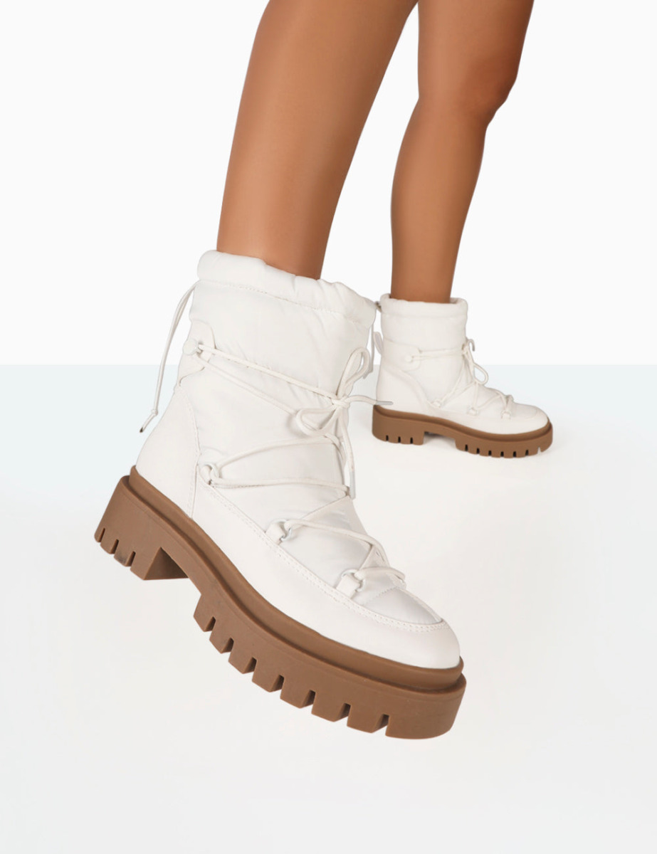 Woman Chunky Boots in White Public Desire GOOFASH