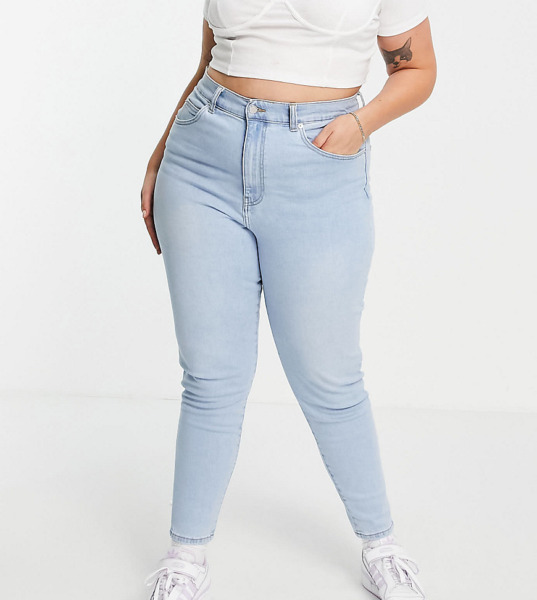 Woman Mom Jeans in Blue - Asos GOOFASH