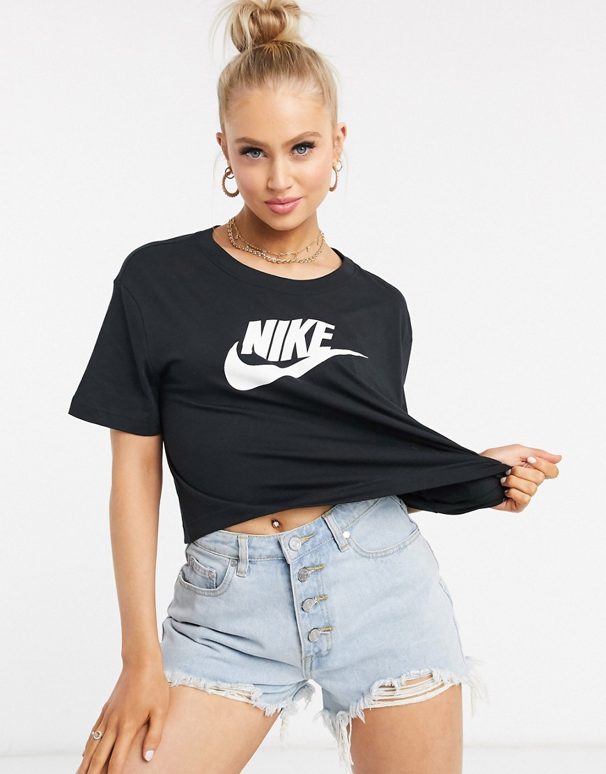 Women's T-Shirt in Black Asos Nike GOOFASH
