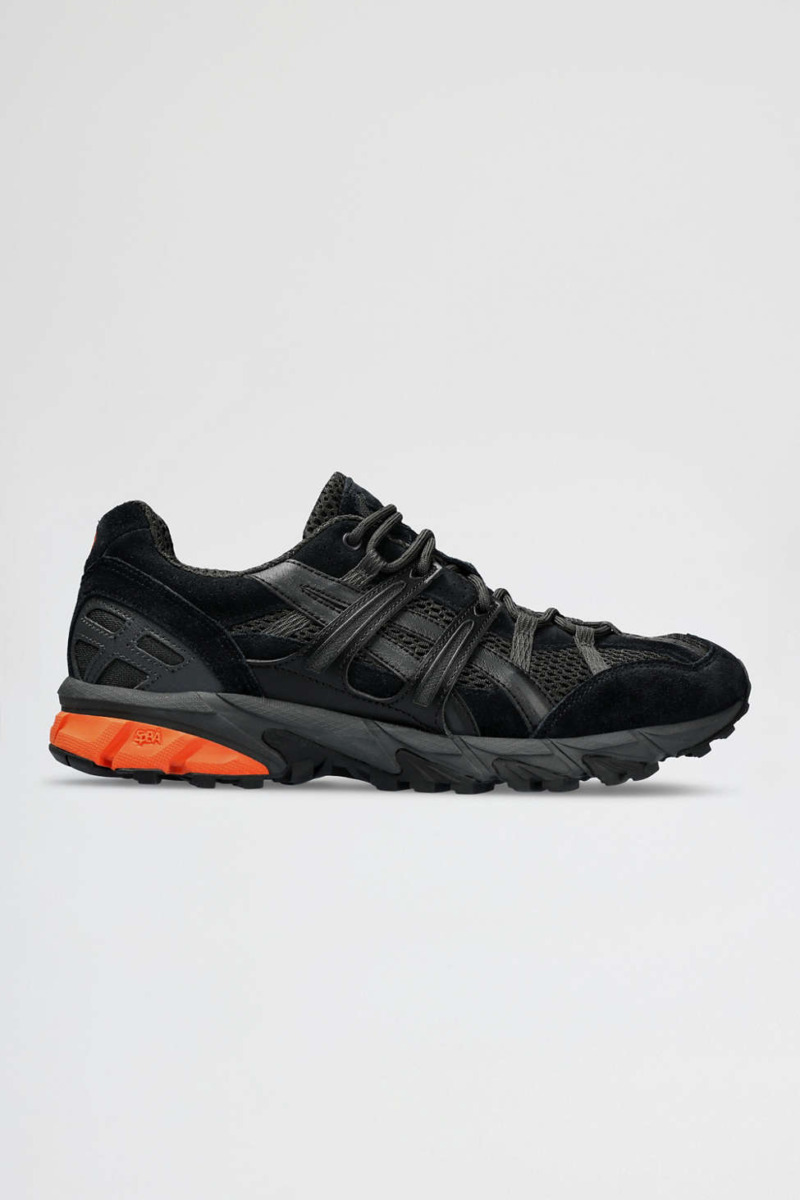 Asics Gel Sonoma neakers In Black Graphite Grey - Urban Outfitters | GOOFASH